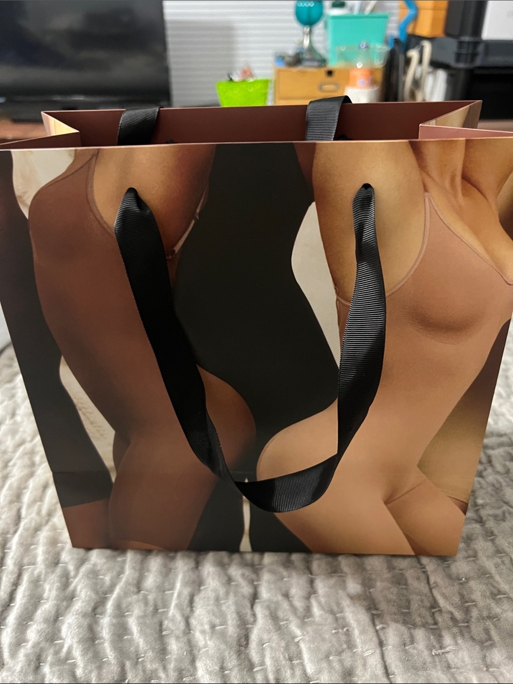 SKIMS Gift Bag with Black Ribbon Handles - Picture 4 of 6